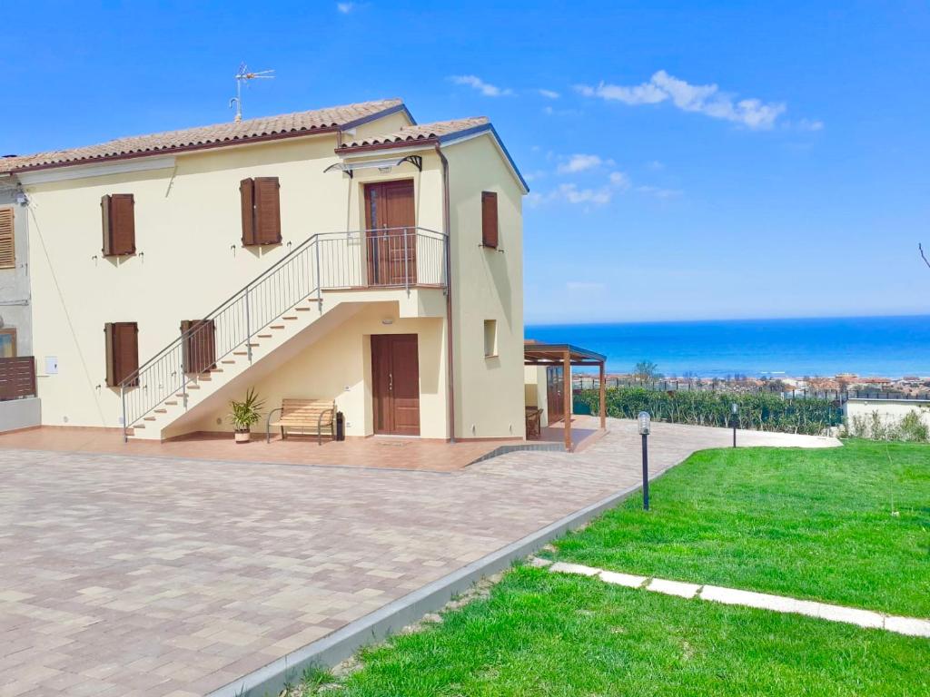Casa Vacanze con Vista Mare e Giardino - Amanecer photo 1