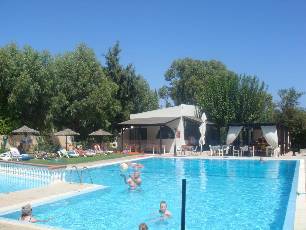 Двухместный (Двухместный номер с 2 отдельными кроватями), Achousa Hotel