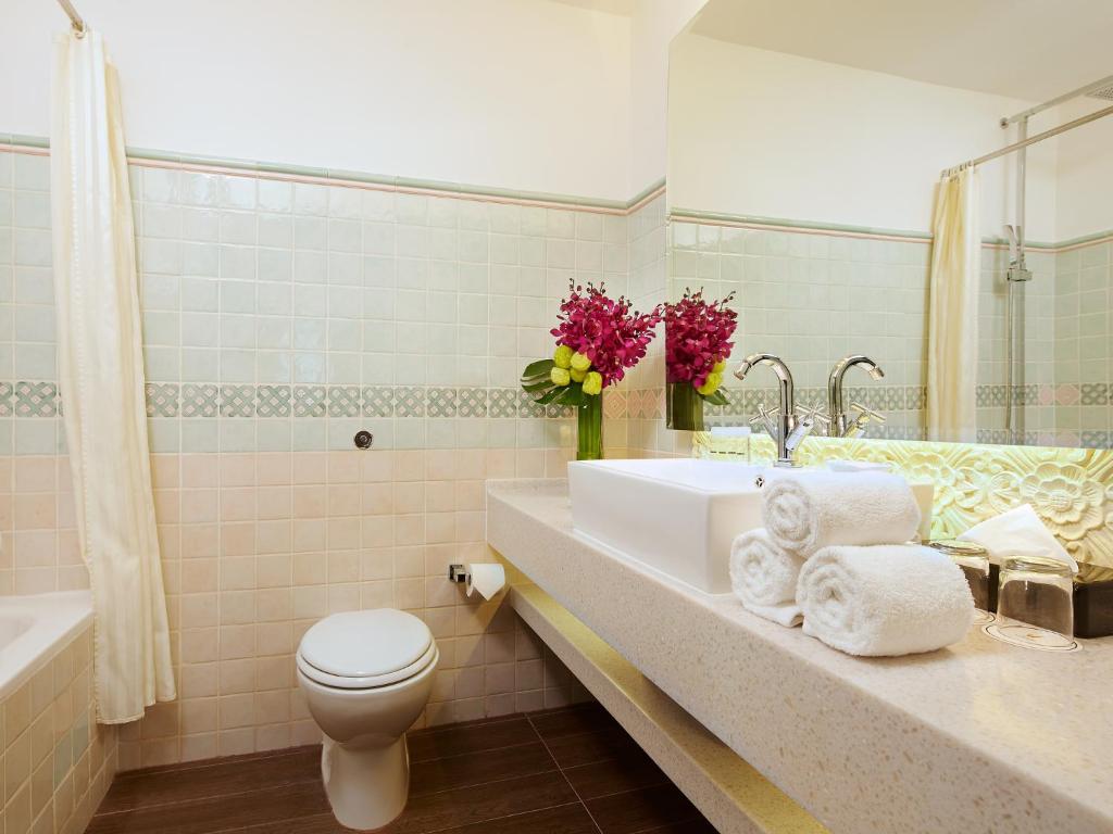 Семейный (Семейный номер), Village Hotel Albert Court by Far East Hospitality