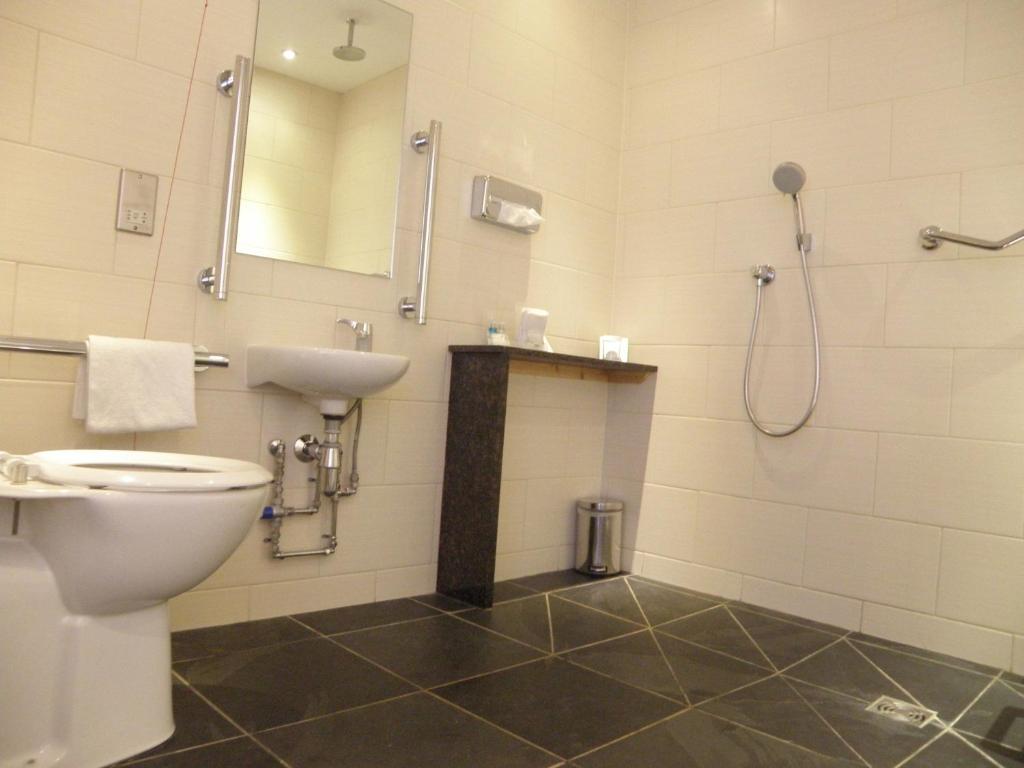 Holiday Inn DARLINGTON - A1 SCOTCH CORNER - Tap to explore photos