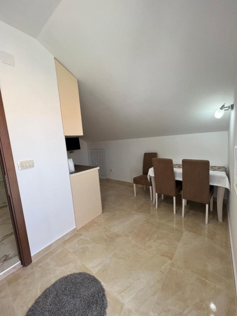 Venice Apartments photo 3