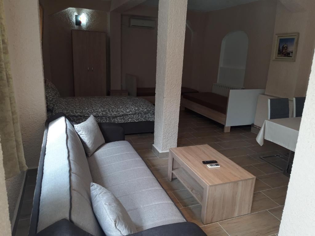 Kazablanka Rooms Aerodrom photo 4