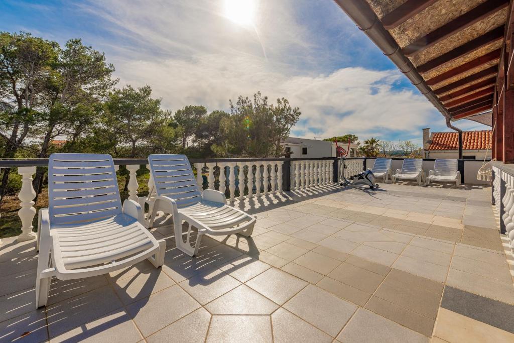 Apartments Villa Agape Vir photo 2