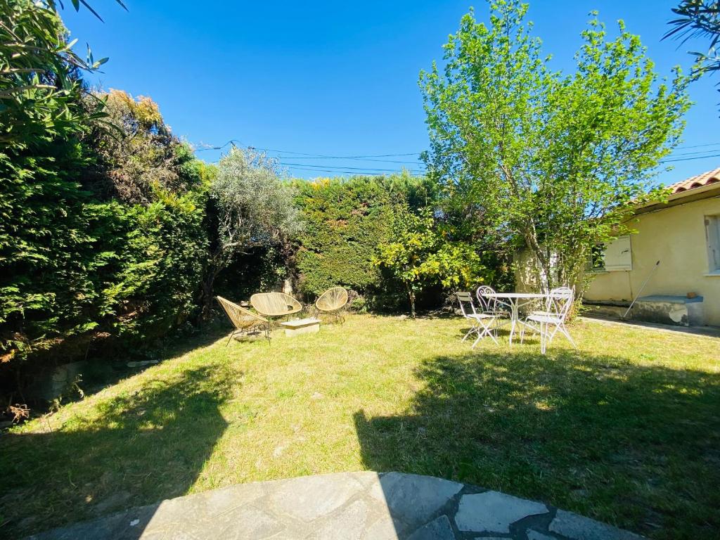 "A Deux Pas de la Montagnette", mazet provencal 4 personnes photo 2