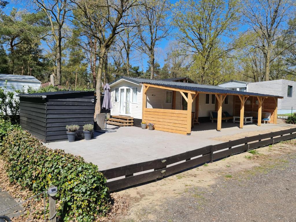 Chalet Casablanca, 80m2 met veel comfort op fantastisch 5-sterren vakantiepark met zwembaden photo 4