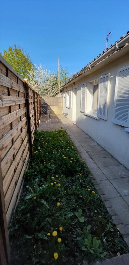 Charmante maison cosy T2 avec terrasse photo 1