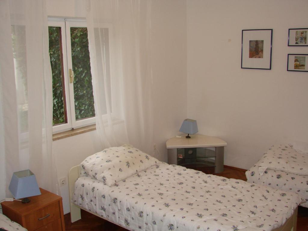 Apartamento Pinzan a stones throw from the beach photo 1