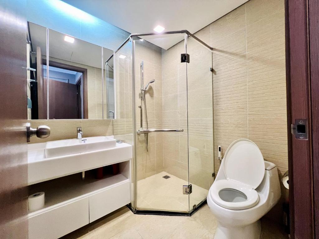 Wow! Home by Christine 2 Bedroom Apartment