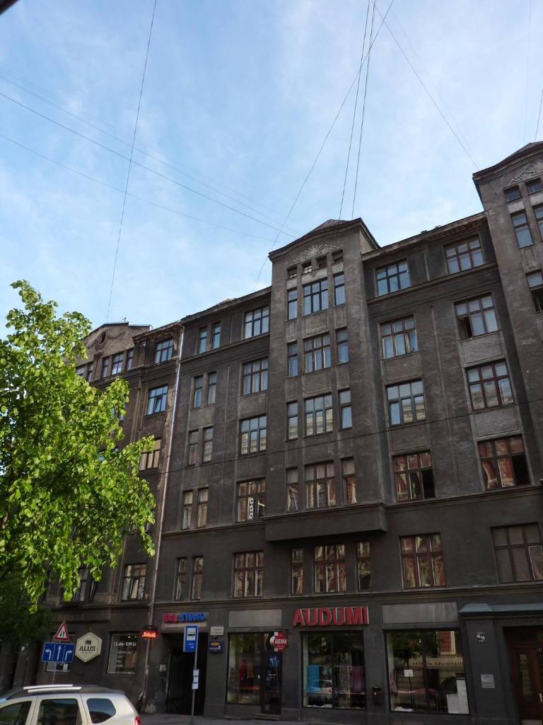 Sunny 1 bedroom apartment in Centre -late check out, Riga