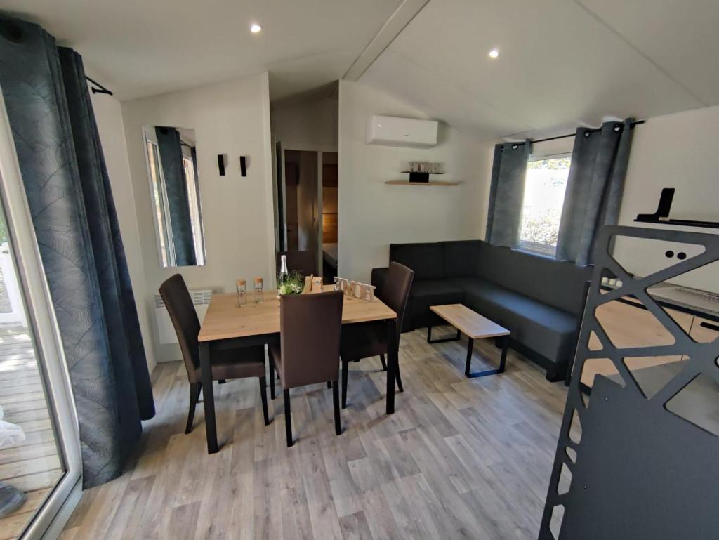 Grands Mobil homes 10 places avec 4 chambres SIBLU proche Océan mh 735 ou 828 photo 4