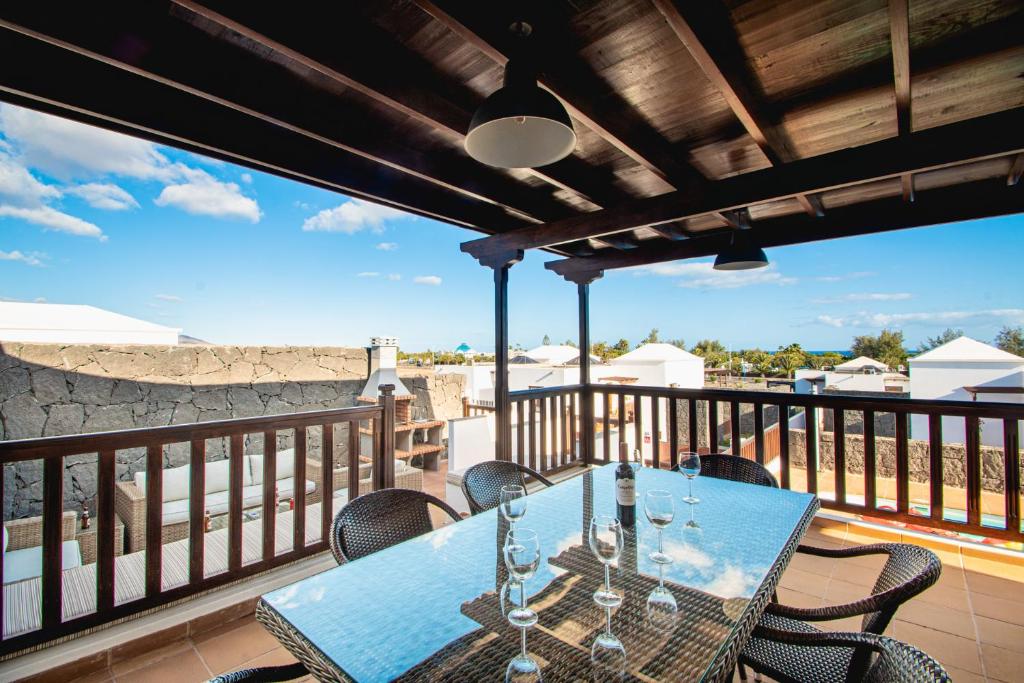 Villa Vista Rey - 6 Bedroom - Heated Pool - Amazing Views - Pool Table - Vista Lobos - Playa Blanca photo 3