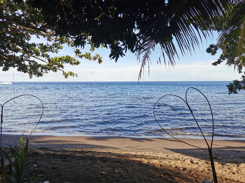 3-Bedroom Beach House at Glamping Dome Beach Resort photo 4