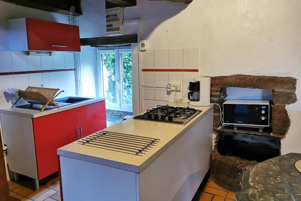 Petite maison dans les Monts d'Arrée TY COZ photo 4