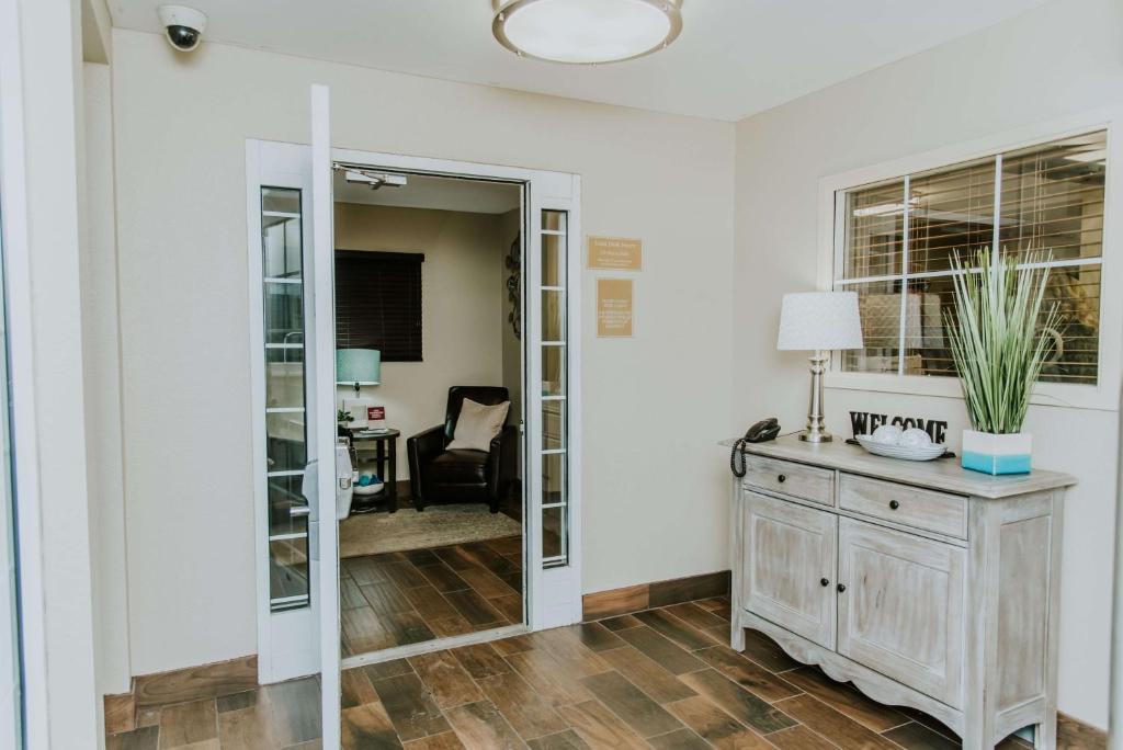 Sonesta Simply Suites Minneapolis Richfield photo 2