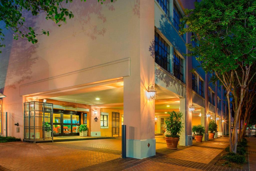 Sonesta ES Suites New Orleans Convention Center image