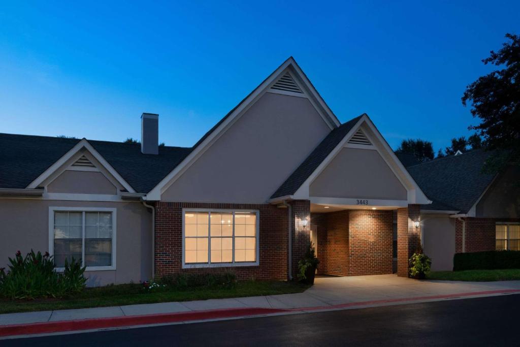 Sonesta ES Suites Atlanta Kennesaw Town Center photo 2
