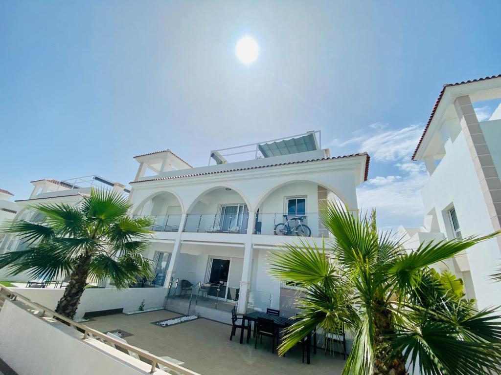Fortuna Penthouse with roof terrace, AC and pool photo 2