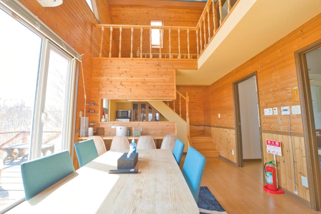 LAKE TOYA Great view log cabin photo 2