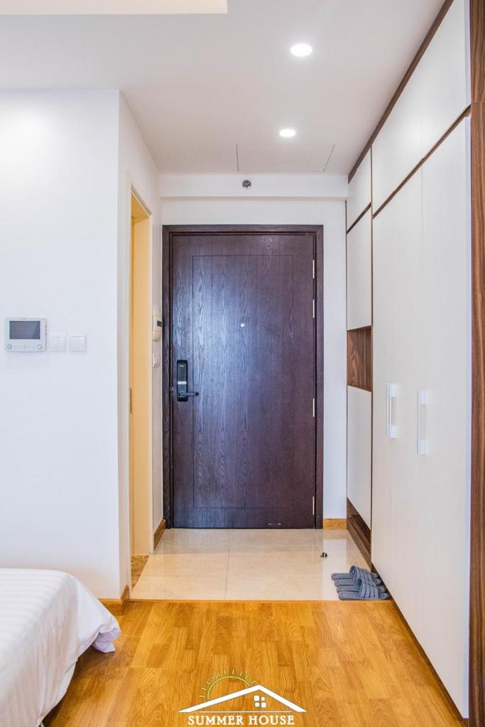 Summer House - Studio Vinhomes Dcapital Tran Duy Hung