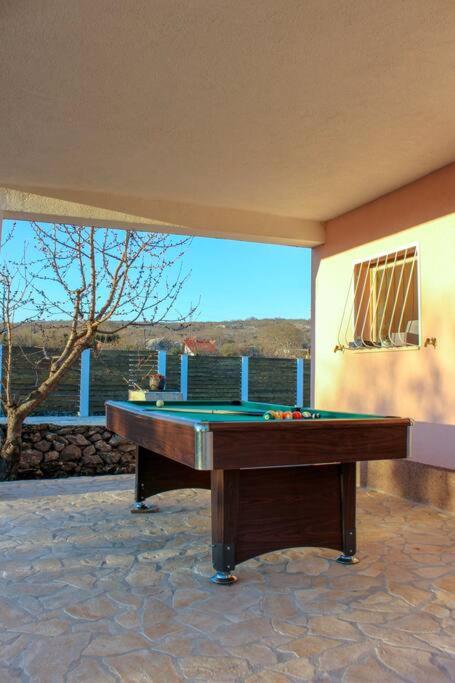 Quiet countryside house with a swimming pool photo 3