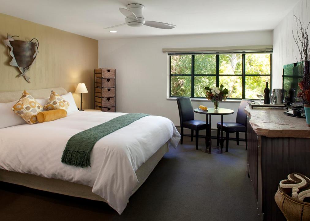PlumpJack Inn - Tap to explore photos
