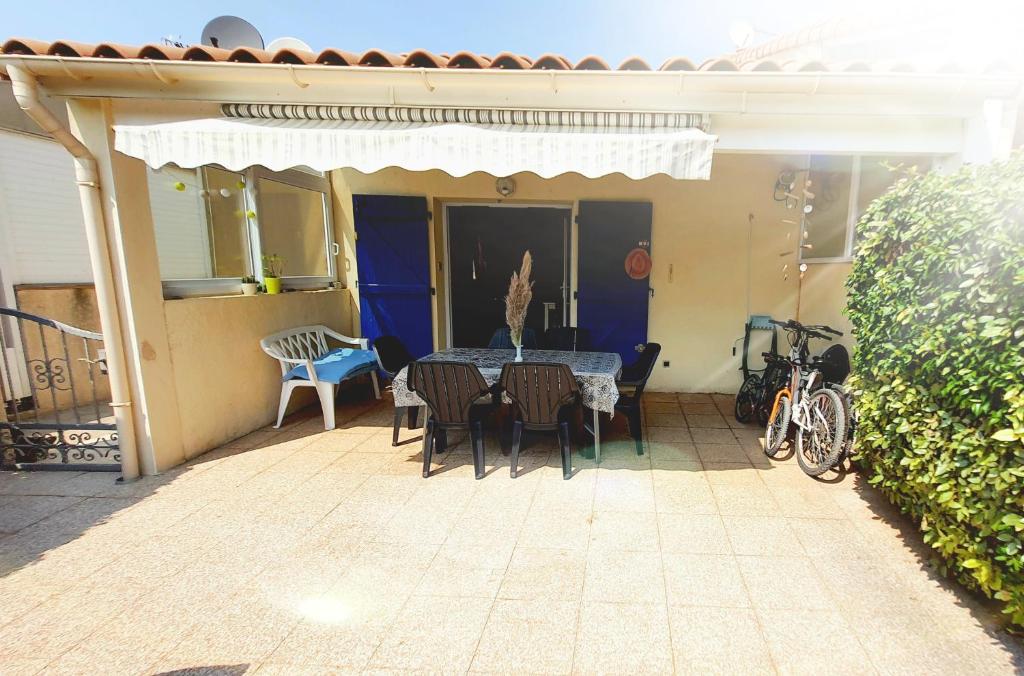 "Perle marines" maison sans vis à vis 200m plage 2 chambres climatisées Piscine dans la residence