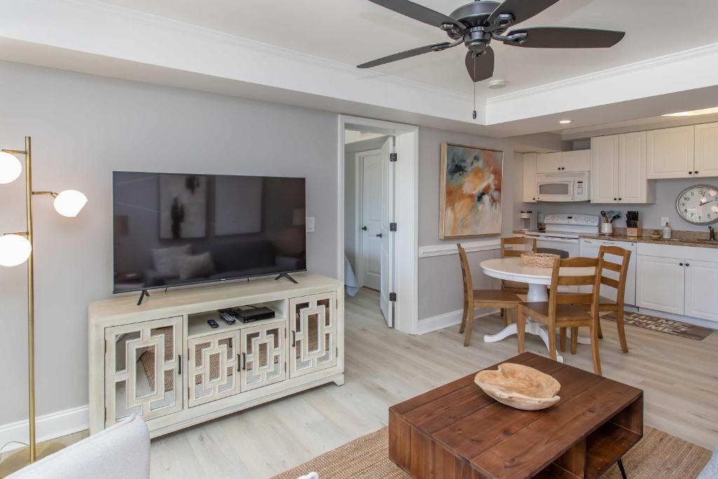 Summerhouse Villas Condo Private Resort Beach! photo 3