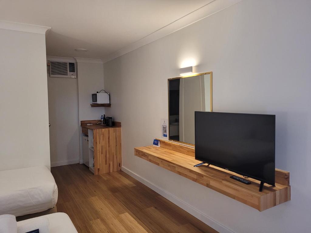 SureStay Hotel by Best Western The Clarence on Melville photo 3