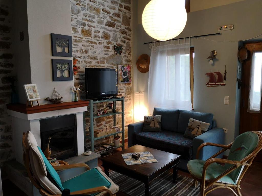 SUNRISEVIEw SUITE and Gallery photo 2