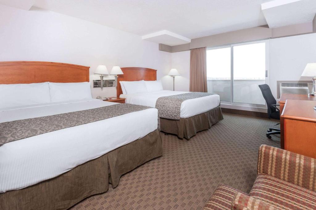 Ramada by Wyndham Edmonton South photo 3