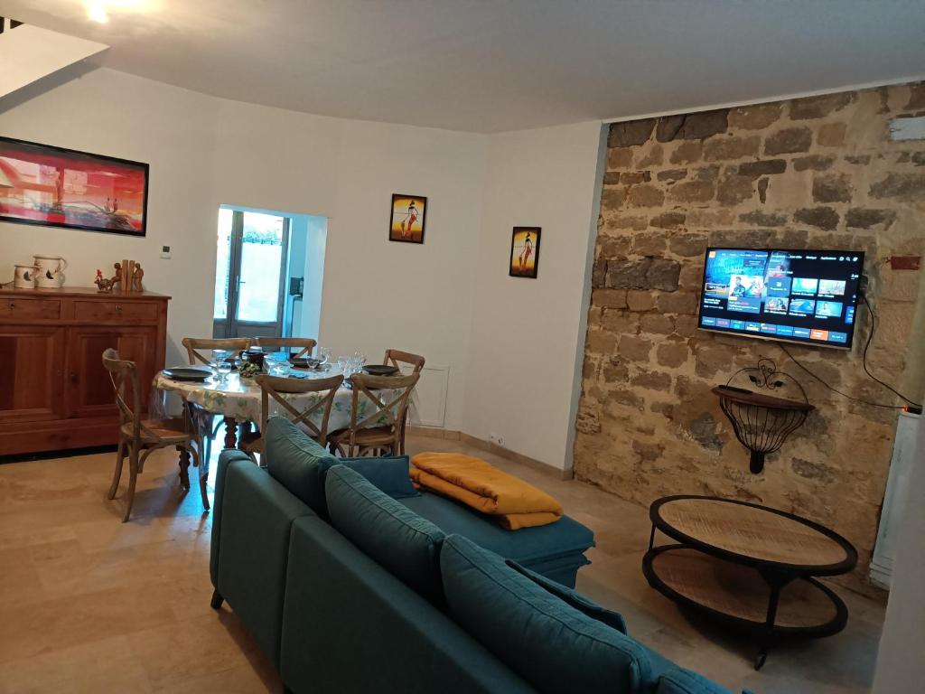Maison de caractère au cœur de la cité médiévale de Gourdon photo 1