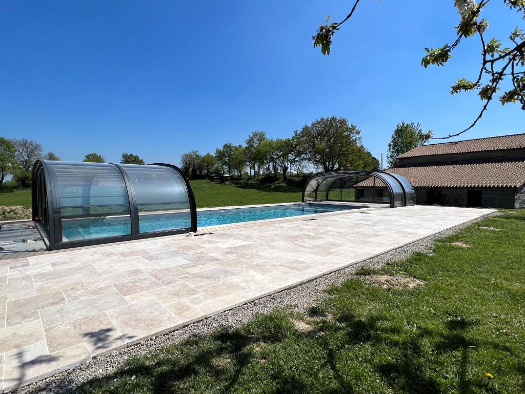 La Millière - Gîtes, piscine & campagne photo 2