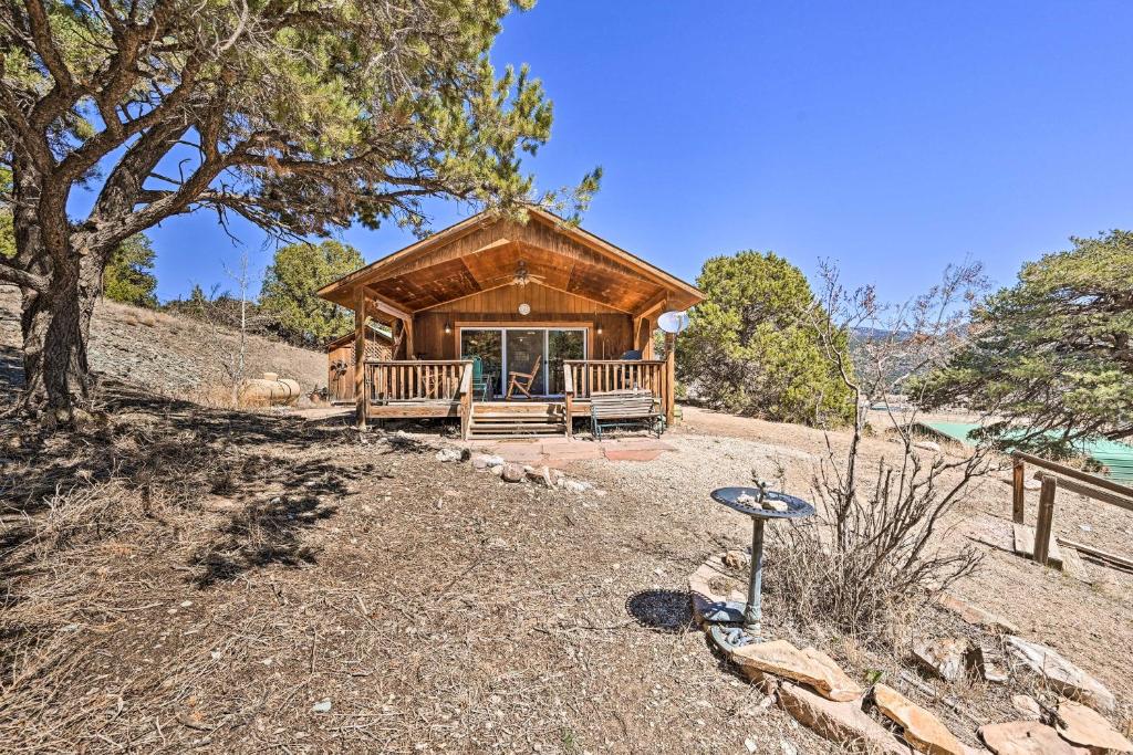4-Season Mountain Escape with Breathtaking View! photo 1