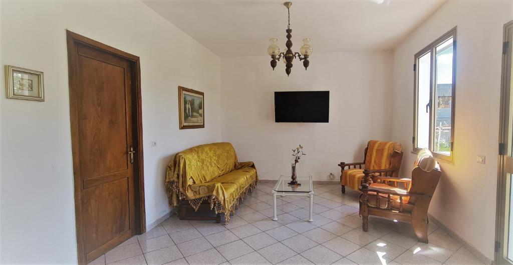 Cosy home with private parking near by sea photo 1