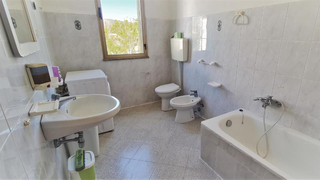 Cosy home with private parking near by sea photo 3