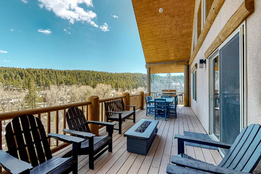 Riverfront Lodge photo 1