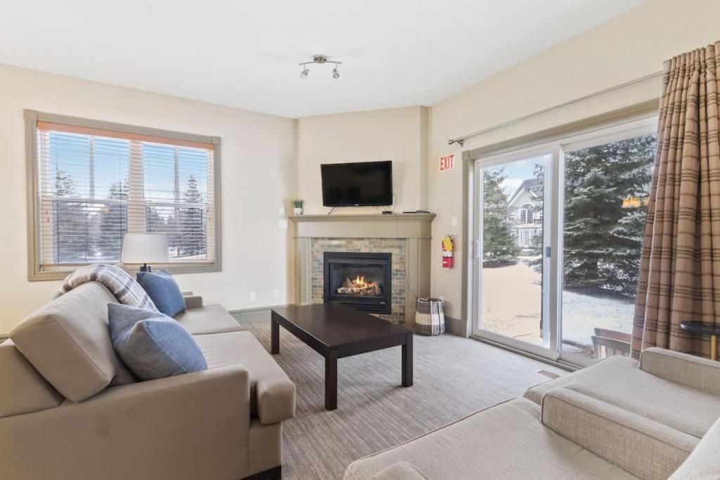 Blue Mtn Getaway in Historic Snowbridge Chalet