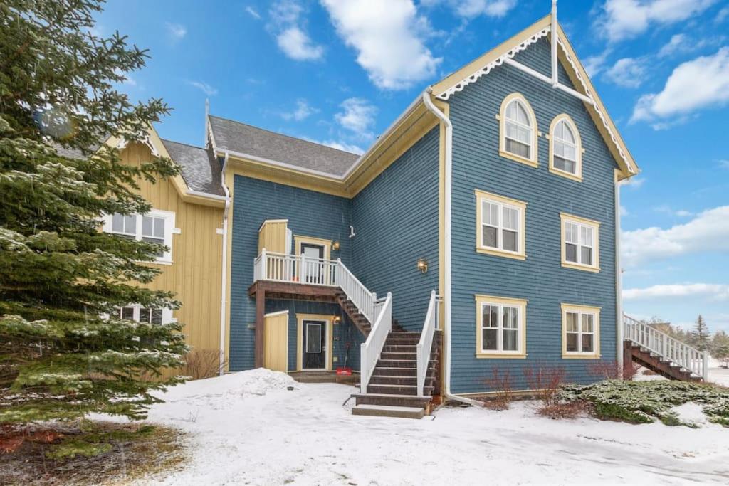Blue Mtn Getaway in Historic Snowbridge Chalet photo 4