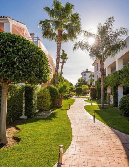 Lovely 3-bedroom townhouse with shared pool photo 1