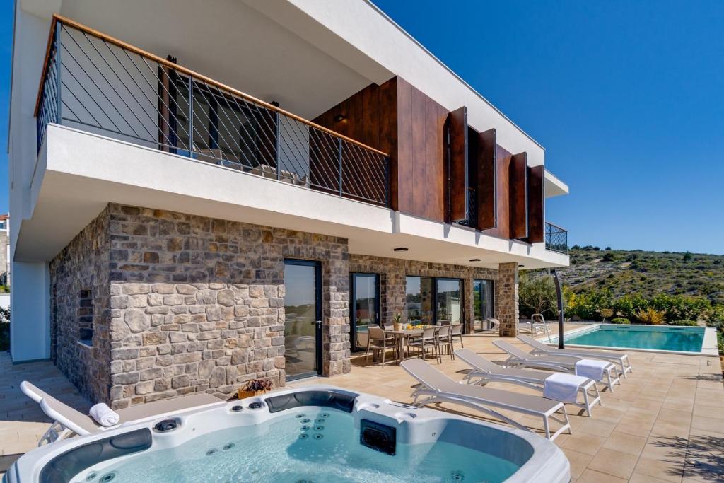 New! Seaview Villa Dolac with heated pool, a Hot tub, Finnish sauna and Billiards photo 2