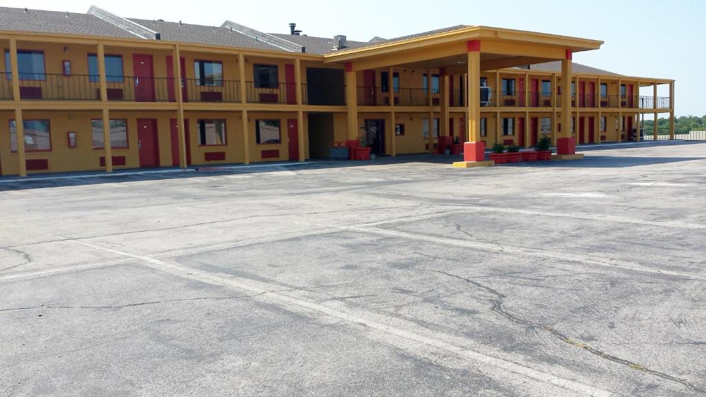 Park Hill Inn and Suites image