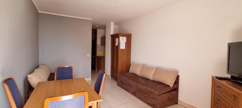 Apartments Mark - 10 m from sea photo 4