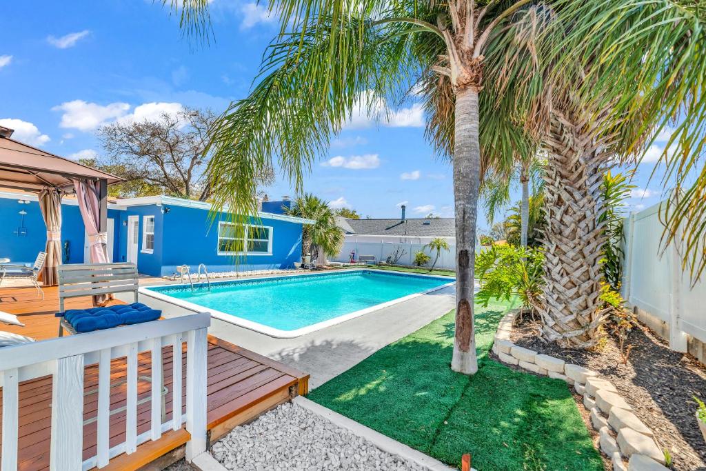 The Blue Villa - Luxury Clearwater by BlueBellaEstate image