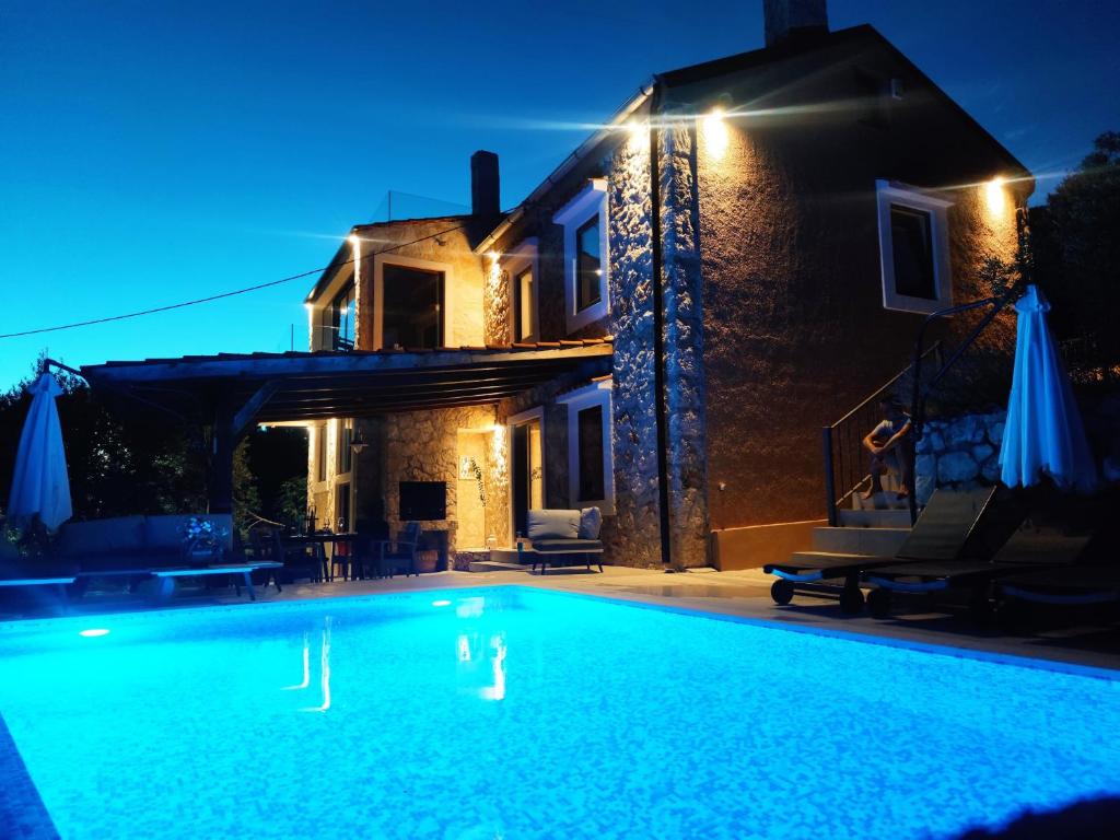 Stone hause Noa