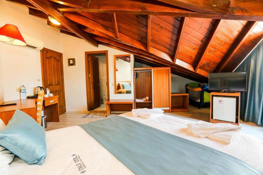 Gocek Unlu Hotel - Tap to explore photos