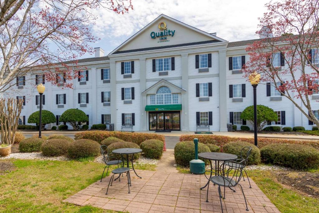 Quality Inn Newnan image
