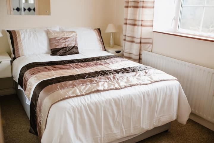 PORTORA HOUSE- breakfast available pay host at property - Tap to explore photos