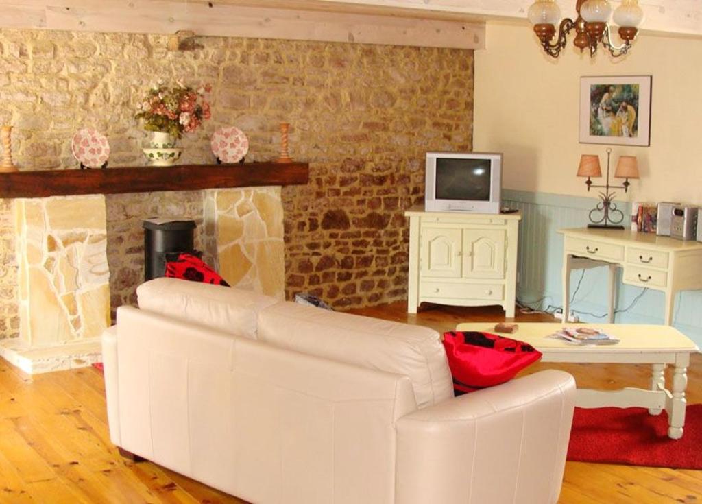 Maison de 3 chambres avec piscine partagee et jardin clos a Nehou photo 4