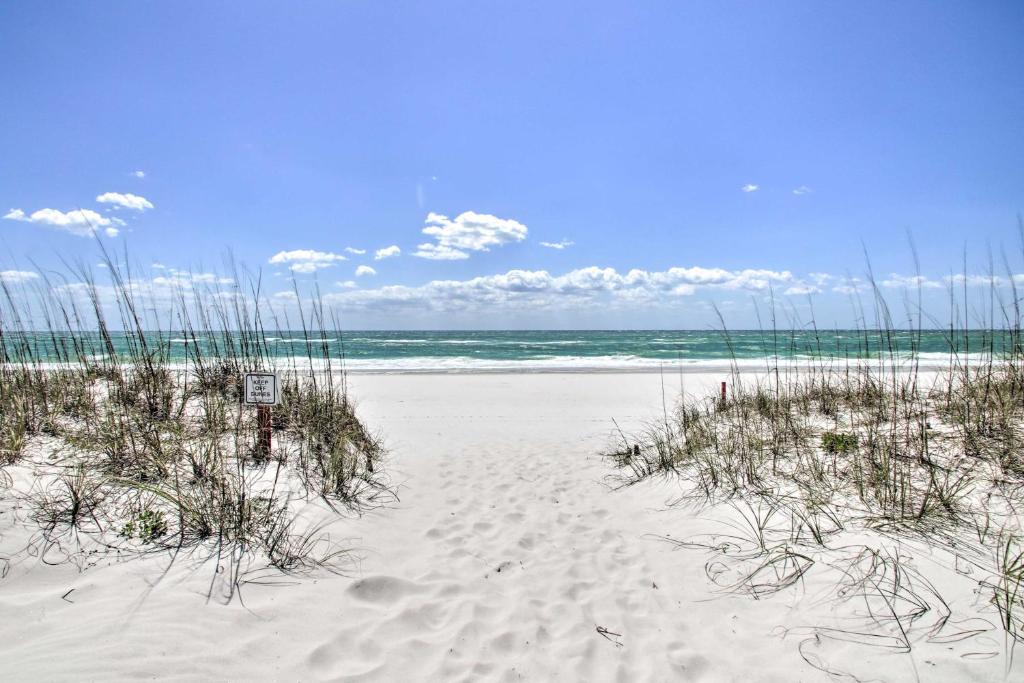 Pensacola Beach Home 1 Block to Beach Access photo 1