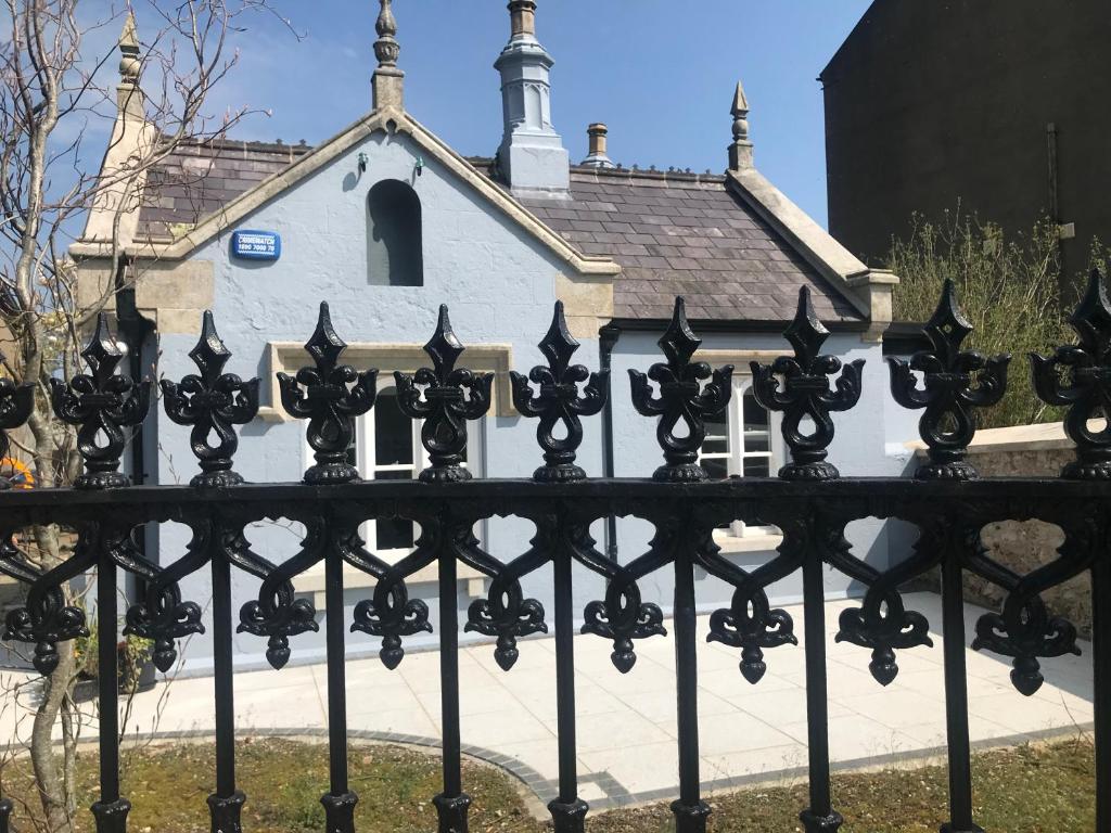 Wellington Cottage photo 1